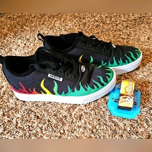 Heelys Flames Boys Size 7 - Brand new!